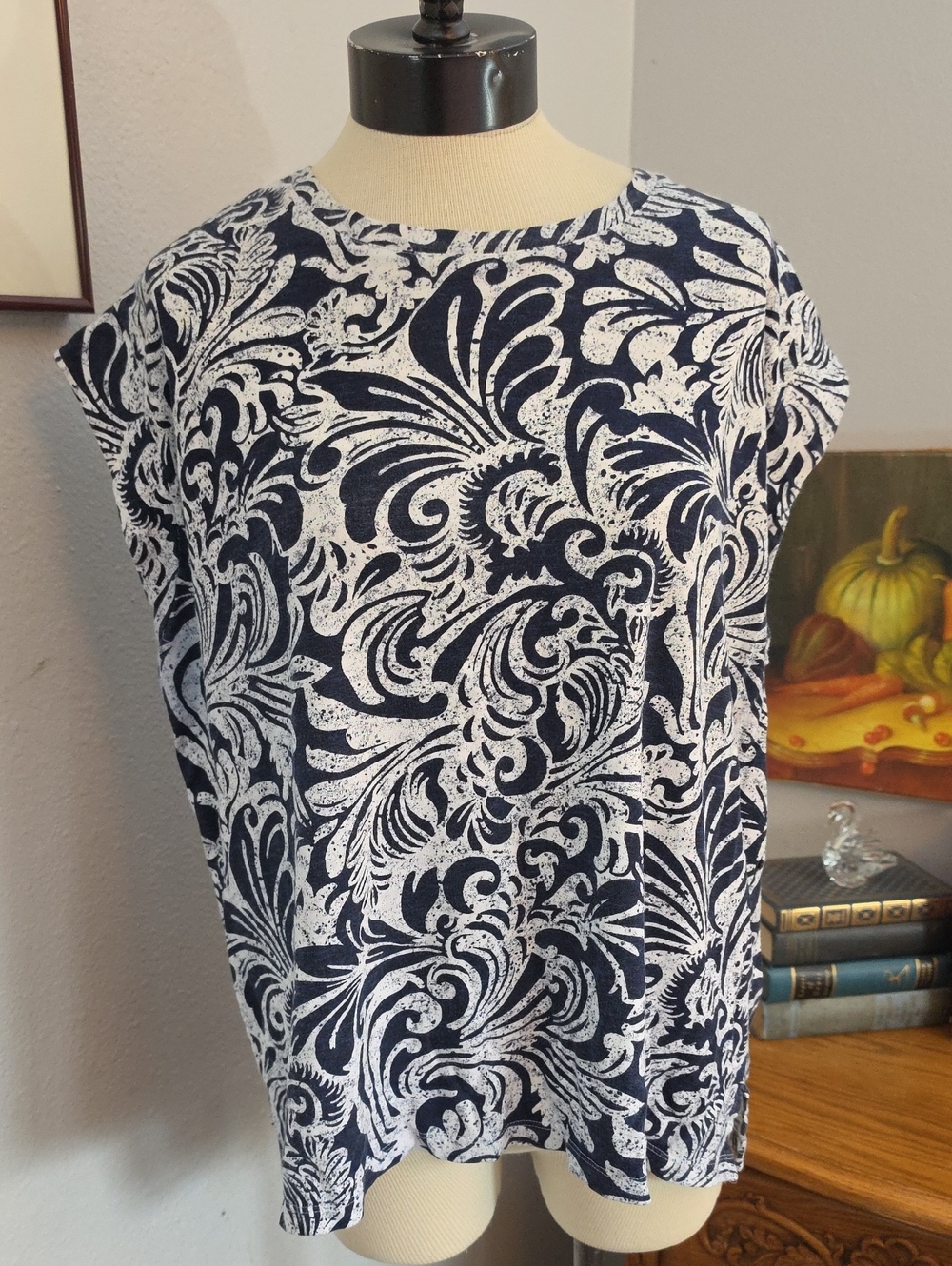 Chico's Navy & White Swirl Paisley Print Tee Shirt XXL Plus Size Cap Sleeve Boho